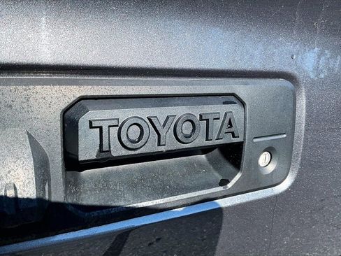 Used 2019 Toyota Tacoma TRD Off-Road image 23