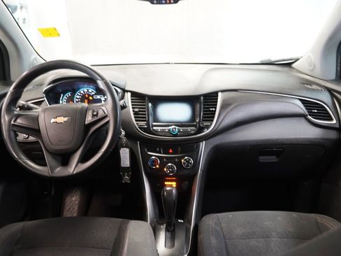 Used 2018 Chevrolet Trax LS w/ LPO, Protection Package FWD image 18