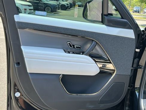 Certified 2025 Land Rover Range Rover Sport SE AWD/4WD image 9