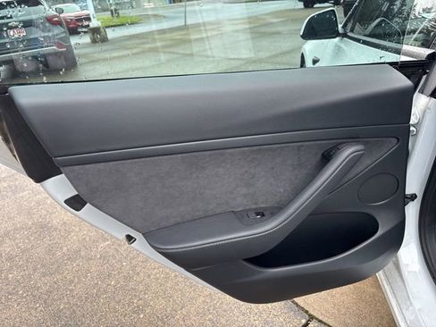 Used 2023 Tesla Model 3 Standard Range image 23