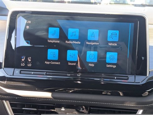 Used 2025 Volkswagen Atlas Cross Sport SE image 17