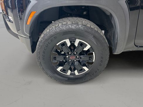 Used 2022 Nissan Frontier Pro-X RWD image 9