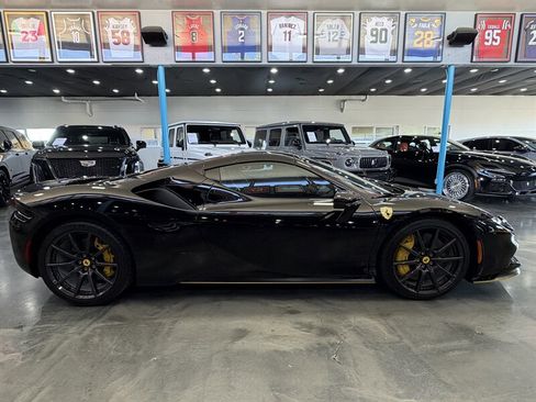 Used 2025 Ferrari SF90 Spider image 4