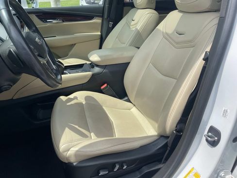 Used 2019 Cadillac XT5 Premium Luxury w/ Driver Assist Package FWD image 26