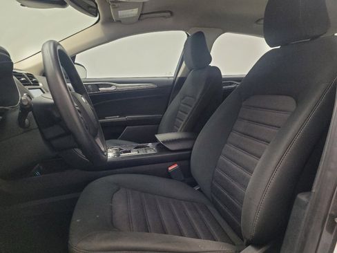Used 2020 Ford Fusion SE image 17