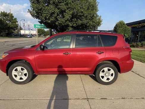 Used 2007 Toyota RAV4 4WD w/ 3rd Row image 8