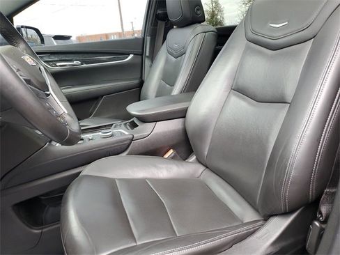 Certified 2022 Cadillac XT5 Premium Luxury image 28