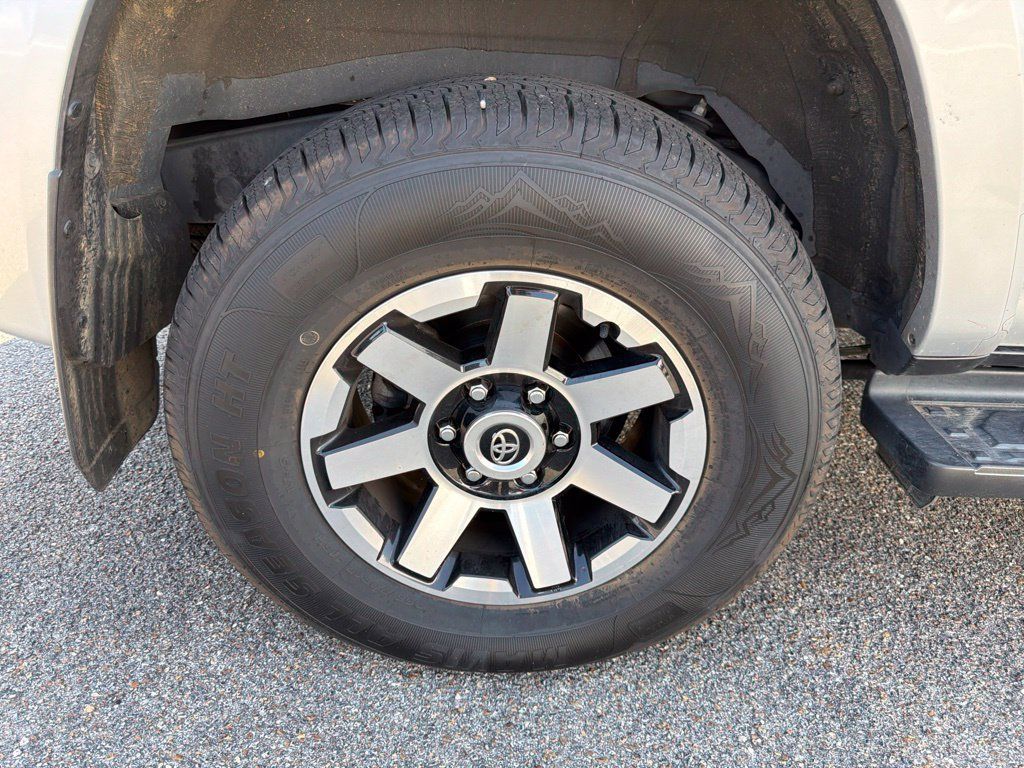 Used 2023 Toyota 4Runner TRD Off-Road AWD/4WD image 14