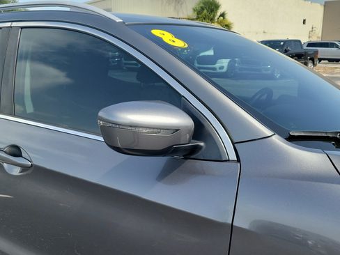 Used 2018 Nissan Rogue Sport SV FWD image 9