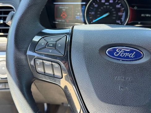 Used 2018 Ford Explorer XLT w/ Equipment Group 202A AWD/4WD image 15