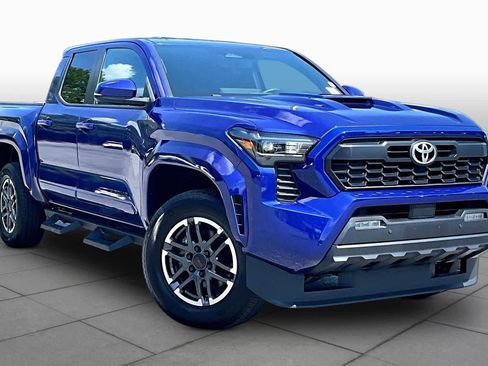 Used 2024 Toyota Tacoma TRD Sport w/ TRD Sport Upgrade Package AWD/4WD image 3