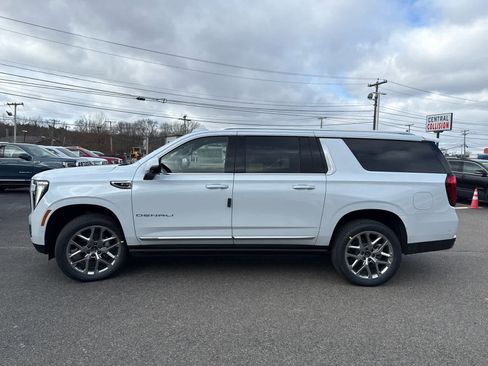 New 2026 GMC Yukon XL Denali w/ Sun & Power Step Package image 4