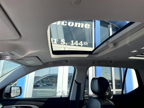 Used 2018 Chevrolet Traverse LT image 12