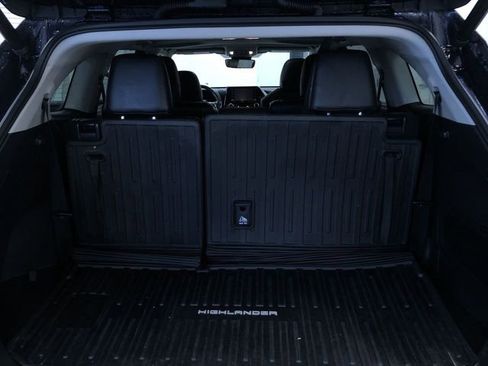 Certified 2021 Toyota Highlander XLE image 31