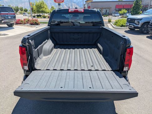 Used 2023 Chevrolet Colorado LT AWD/4WD image 31
