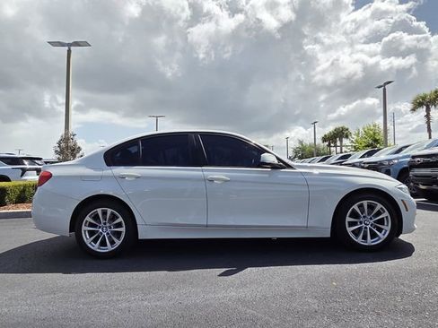Used 2017 BMW 320i xDrive Sedan AWD/4WD image 7