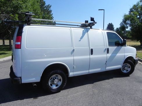 Used 2021 Chevrolet Express 2500 w/ Enhanced Convenience Package image 4