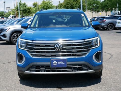 Used 2025 Volkswagen Atlas SE AWD/4WD image 2