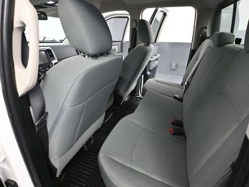Used 2017 RAM 1500 Classic SLT AWD/4WD image 32