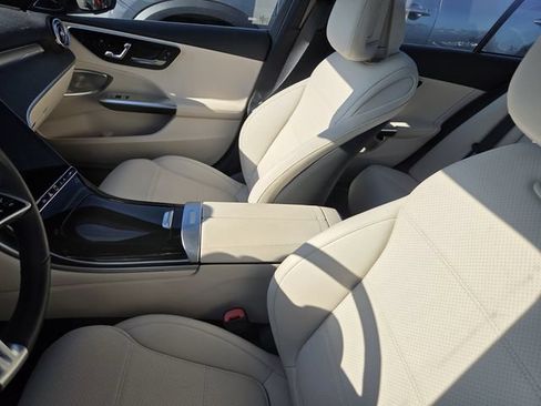 Used 2025 Mercedes-Benz C 300 4MATIC Sedan image 7