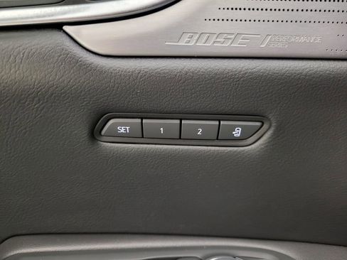 Used 2024 Cadillac XT5 Premium Luxury image 3