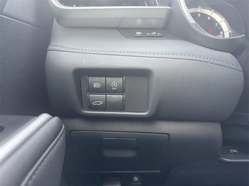 Used 2024 Toyota Highlander XSE image 21