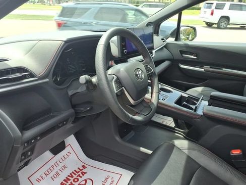 Used 2025 Toyota Sienna XSE w/ XSE Plus Package FWD image 13