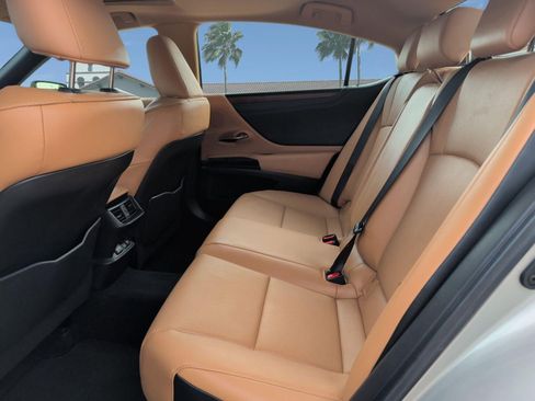 Certified 2025 Lexus ES 350 w/ Premium Package FWD image 25