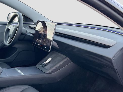 Used 2025 Tesla Model 3 image 28