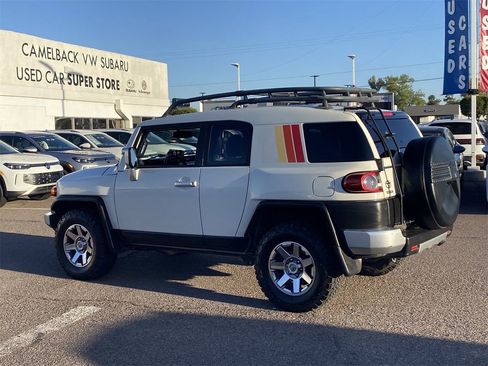 Used 2014 Toyota FJ Cruiser 4WD image 4