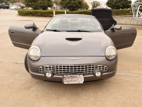 Used 2003 Ford Thunderbird image 6