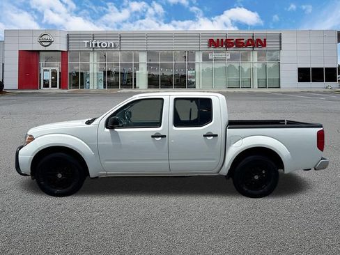 Used 2019 Nissan Frontier SV RWD image 4