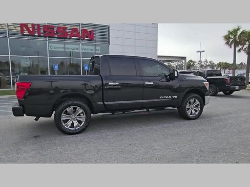Used 2019 Nissan Titan SV w/ SV Convenience Package image 33