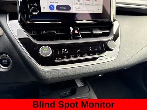 Used 2025 Toyota Corolla LE image 21