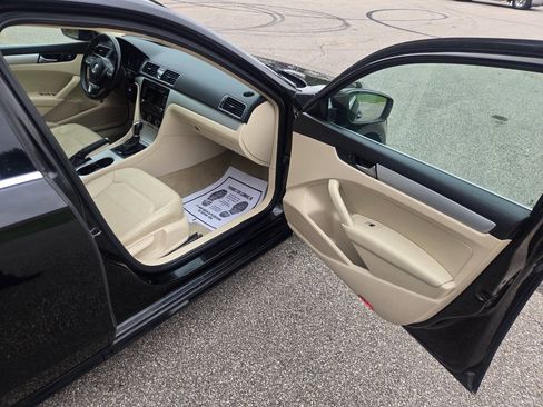 Used 2013 Volkswagen Passat 2.5 SE FWD image 23