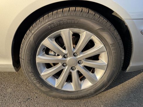 Used 2010 Hyundai Azera Limited w/ Navigation Pkg 3 image 17