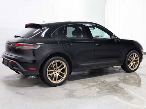 Certified 2023 Porsche Macan Turbo image 9