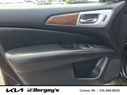 Used 2018 Nissan Pathfinder Platinum AWD/4WD image 15