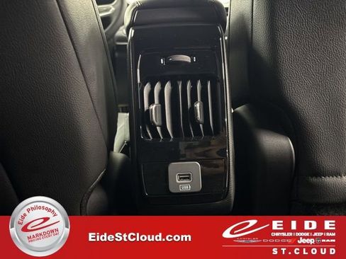 New 2026 Jeep Compass Latitude image 24