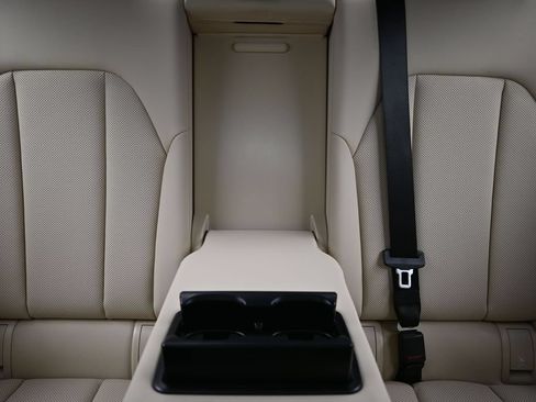 Used 2023 BMW 330e w/ M Sport Package RWD image 19