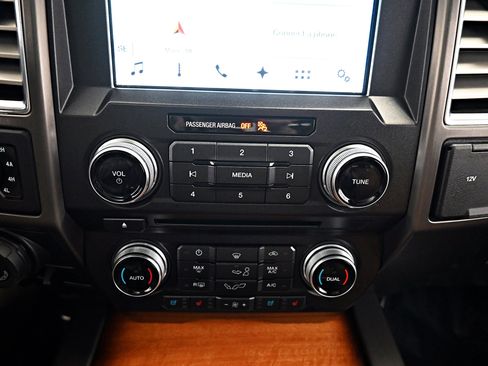 Used 2017 Ford F150 Limited w/ Trailer Tow Package image 23