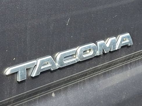 Used 2012 Toyota Tacoma 4x4 Double Cab w/ TRD Sport Pkg image 5