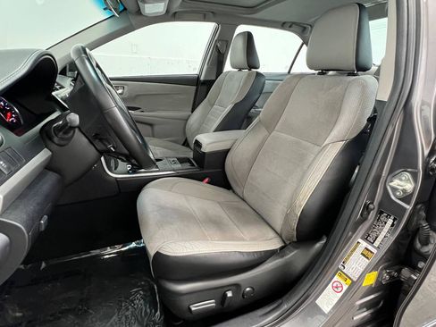 Used 2015 Toyota Camry XSE w/ Moonroof Package FWD image 8