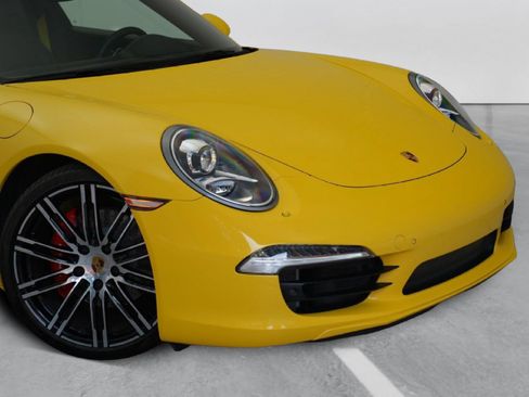 Used 2015 Porsche 911 Targa 4S w/ Burmester Audio Package AWD/4WD image 3
