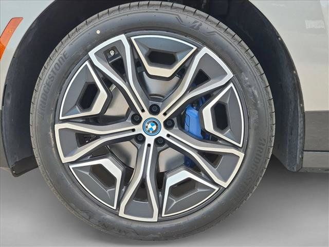 Certified 2024 BMW iX xDrive50 w/ Premium Package AWD/4WD image 24