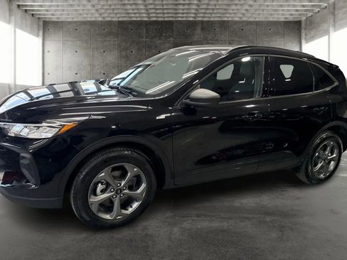 Used 2025 Ford Escape ST-Line w/ Cold Weather Package image 6