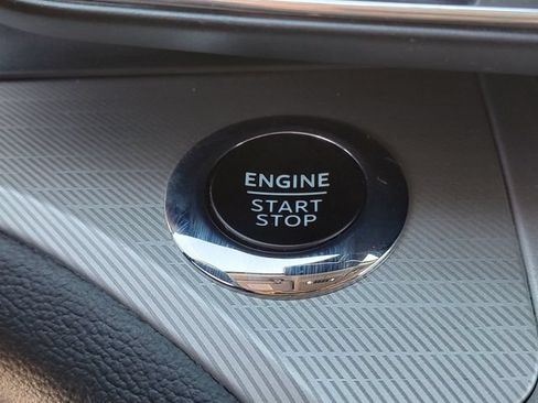 Used 2023 Ford Explorer XLT w/ Equipment Group 202A AWD/4WD image 19