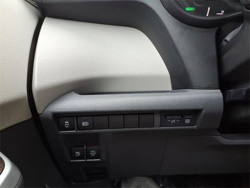 Certified 2021 Toyota Sienna XLE image 17