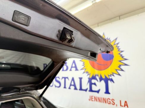 Used 2022 Toyota RAV4 XLE Premium image 20