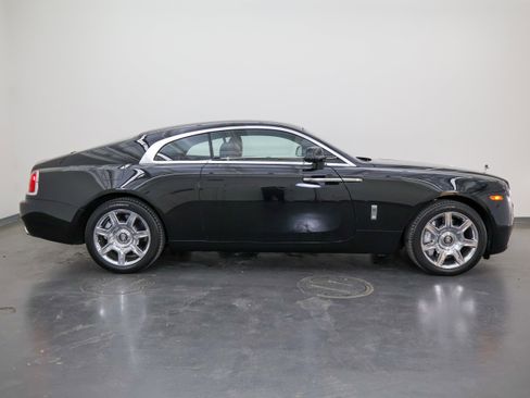 Used 2015 Rolls-Royce Wraith RWD image 2